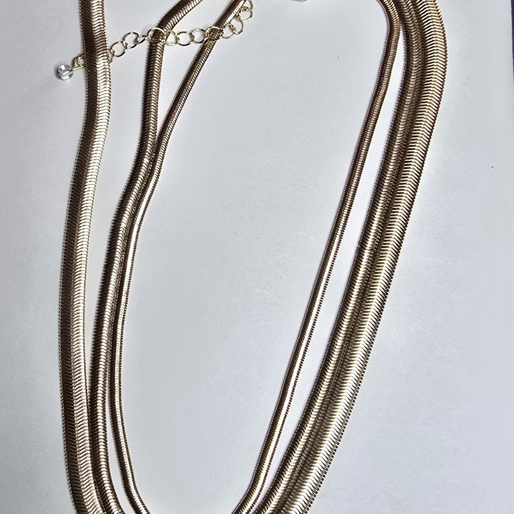 Elegant Gold Necklace